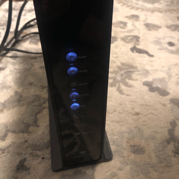 Xfinity Arris TG1682G Dual Band Wireless 802.11ac Cable Modem Router w/ Cord - Picture 2 of 16